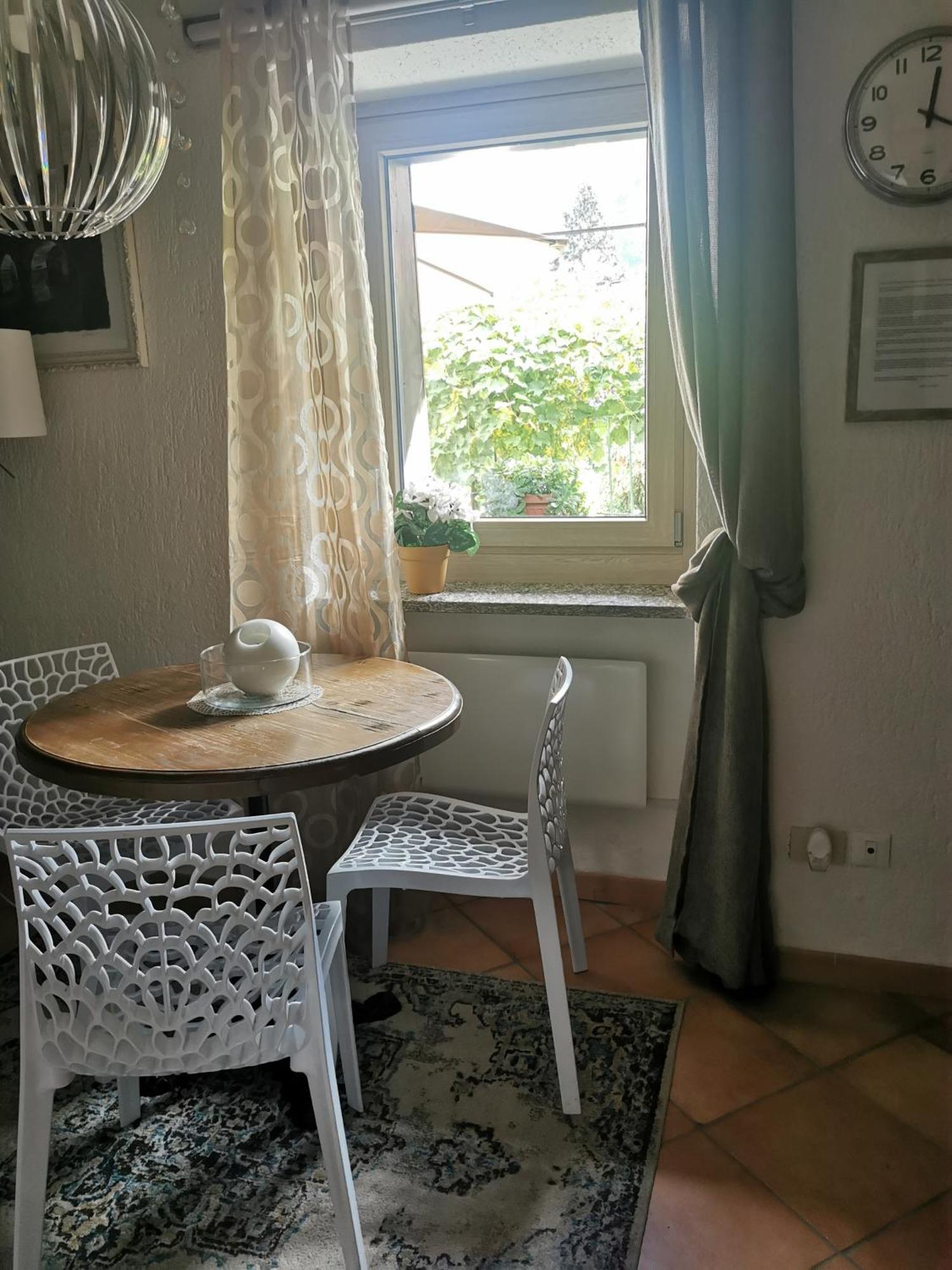 Ancienne Maisonnette Aoste Extérieur photo